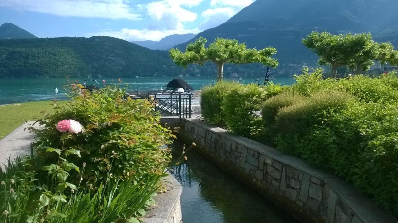 Au Bord Du Lac D'Annecy, Logement Type Loft, Dans Residence Avec Plage Et Ponton Privee Дюeн Екстериор снимка