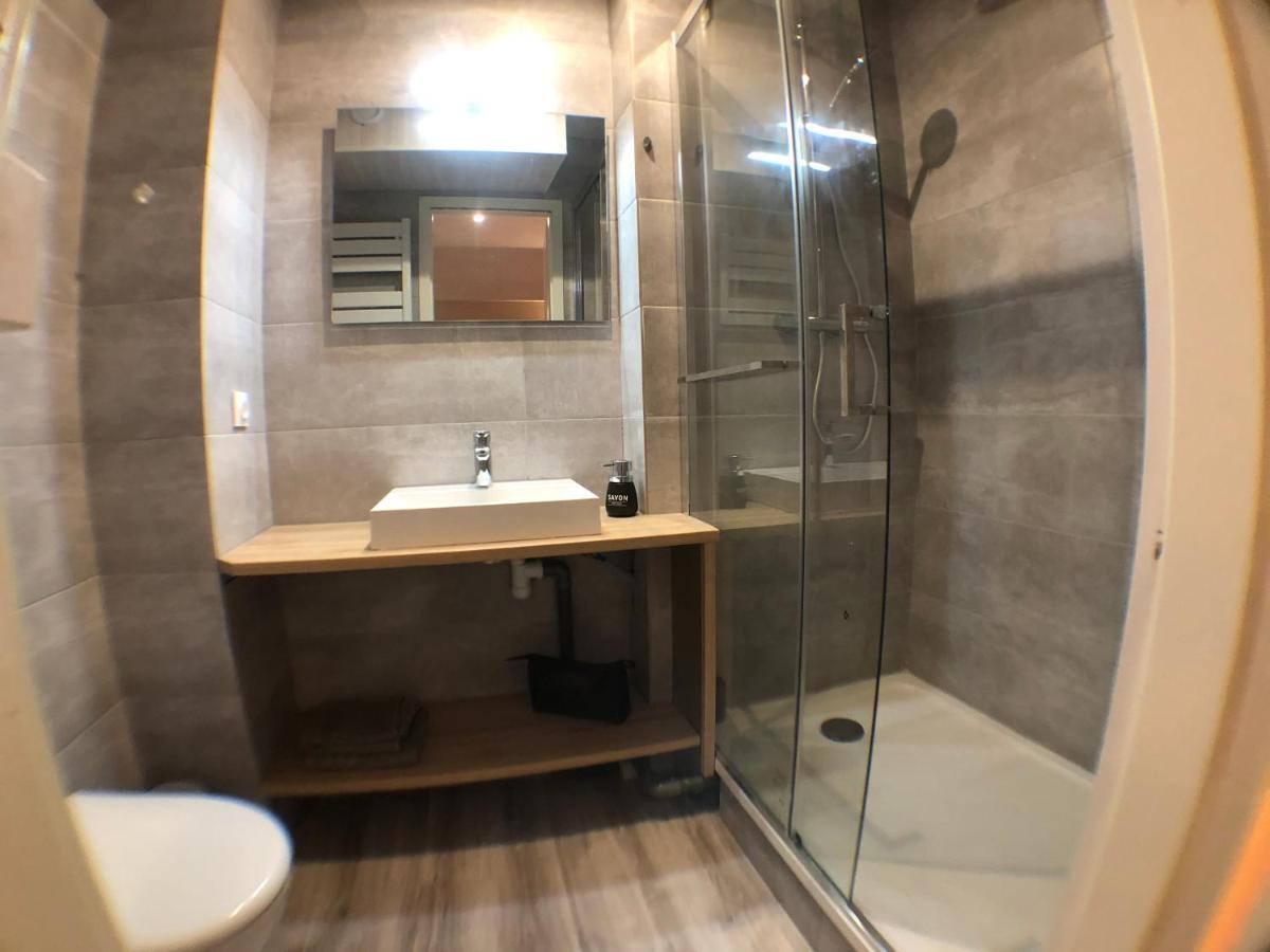 Au Bord Du Lac D'Annecy, Logement Type Loft, Dans Residence Avec Plage Et Ponton Privee Дюeн Екстериор снимка