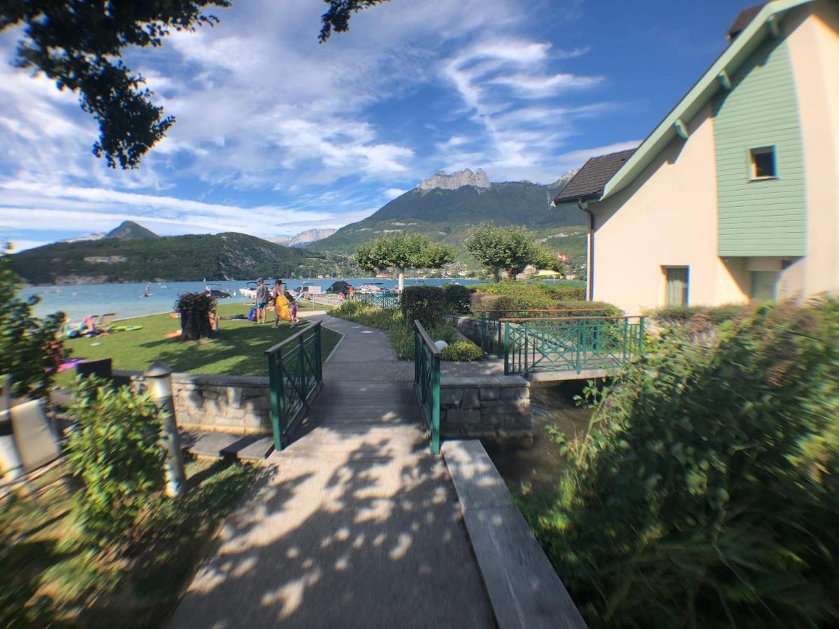 Au Bord Du Lac D'Annecy, Logement Type Loft, Dans Residence Avec Plage Et Ponton Privee Дюeн Екстериор снимка