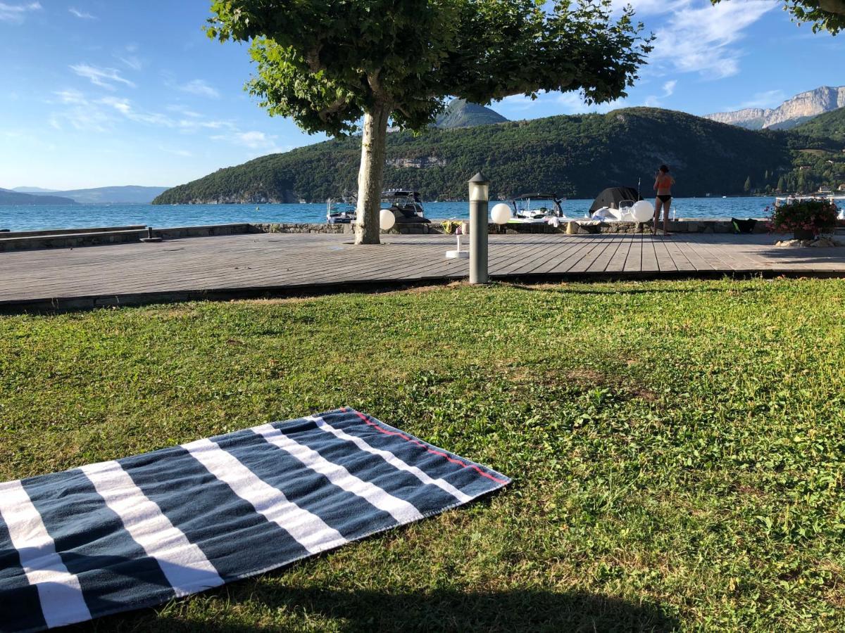 Au Bord Du Lac D'Annecy, Logement Type Loft, Dans Residence Avec Plage Et Ponton Privee Дюeн Екстериор снимка